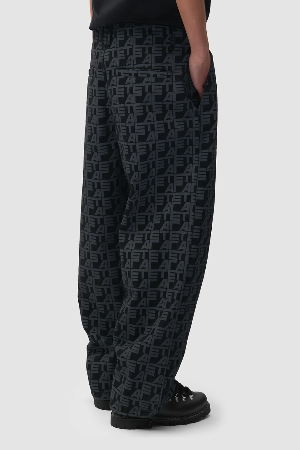 ART1JEA19548CTM_Black+Denim_1.png