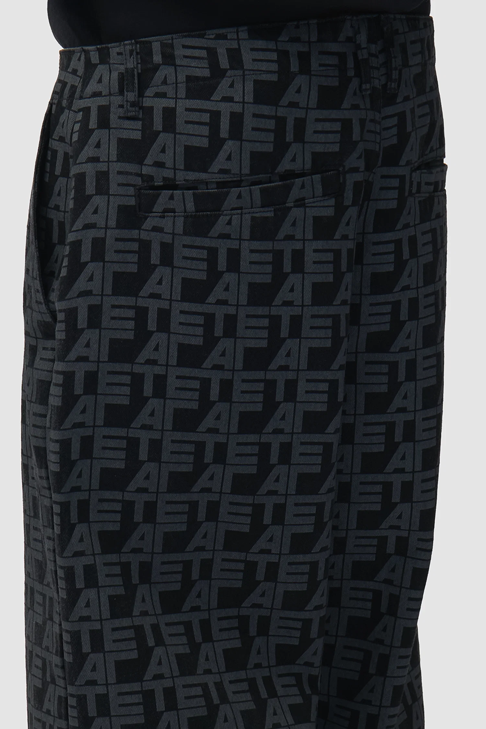 ART1JEA19548CTM_Black+Denim_3.png