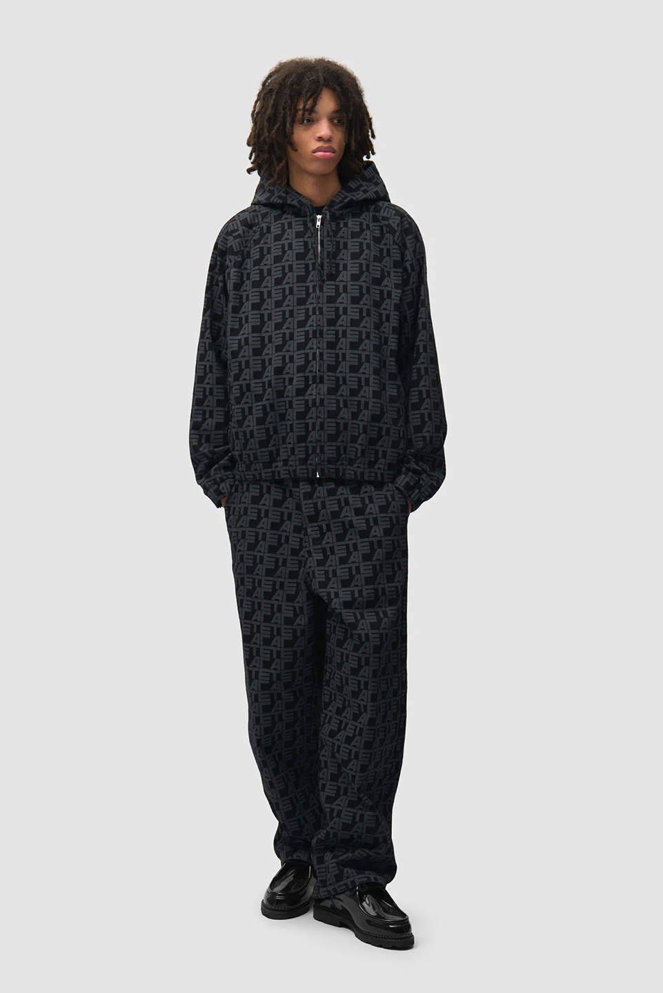ART1JEA19548CTM_Black+Denim_4.png