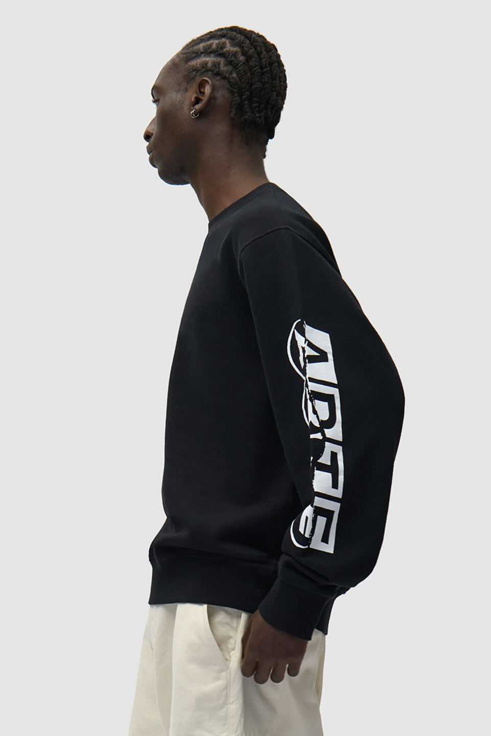 ART1SWE00000NYM_Black_1.png