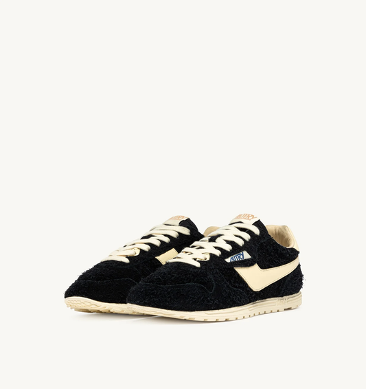 AUT2SNE00001SDW_BLK%2BRUT_1.png