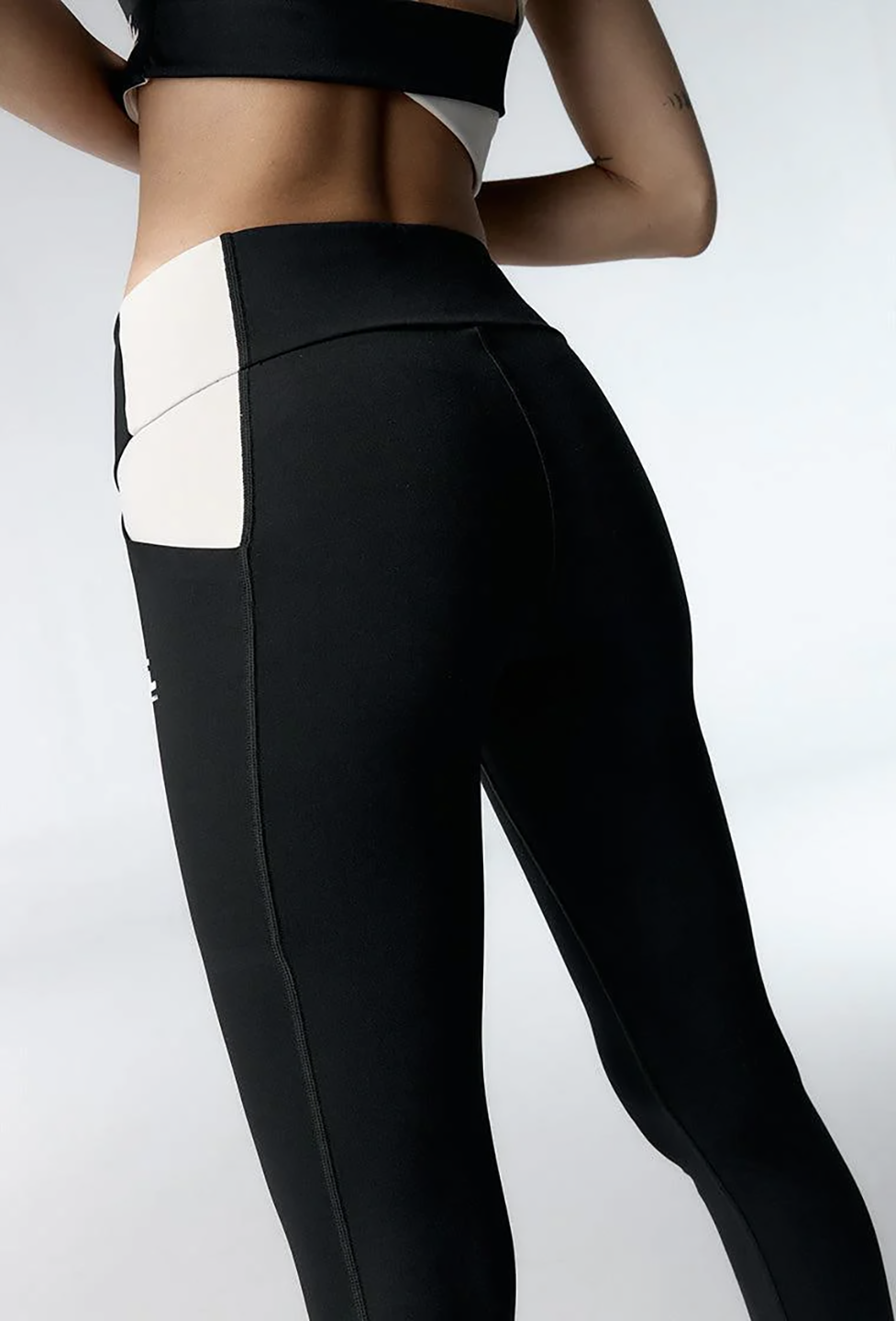 BKL1SPO00058POW_Black+%26+Cream_1.png