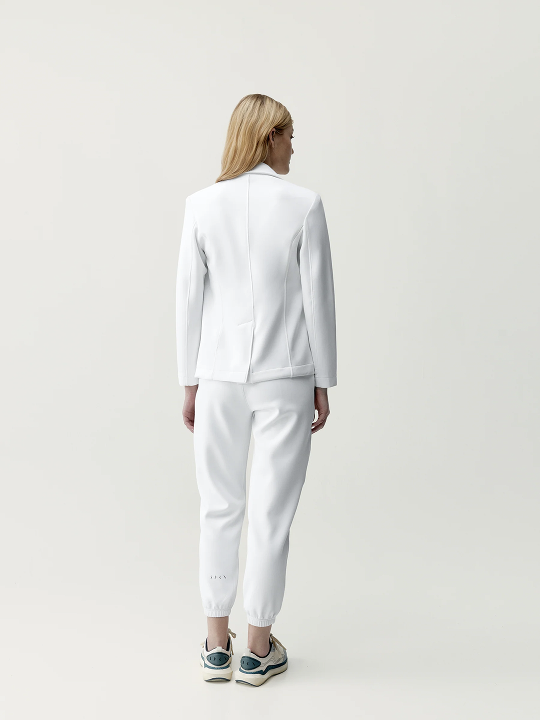BLY1CJK00003PYW_Off+white_1.png