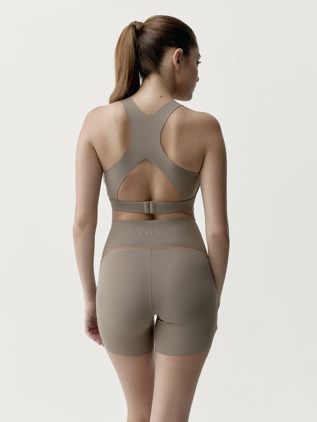 BLY1SPO00199PYW_Taupe_1.png