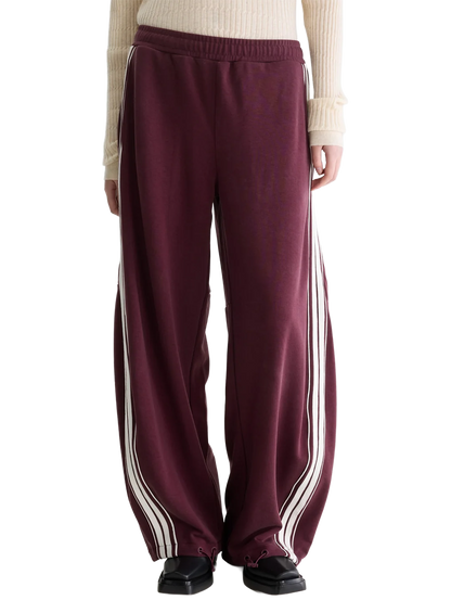 BSE1TRO10698LYW_Burgundy_0.png