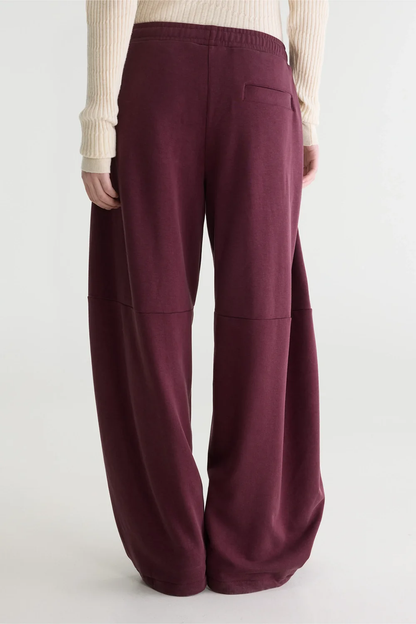 BSE1TRO10698LYW_Burgundy_1.png