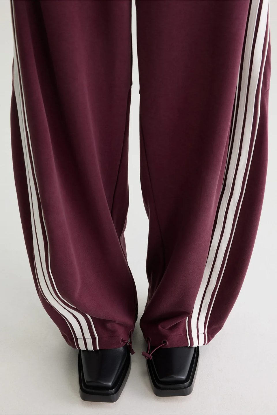 BSE1TRO10698LYW_Burgundy_3.png