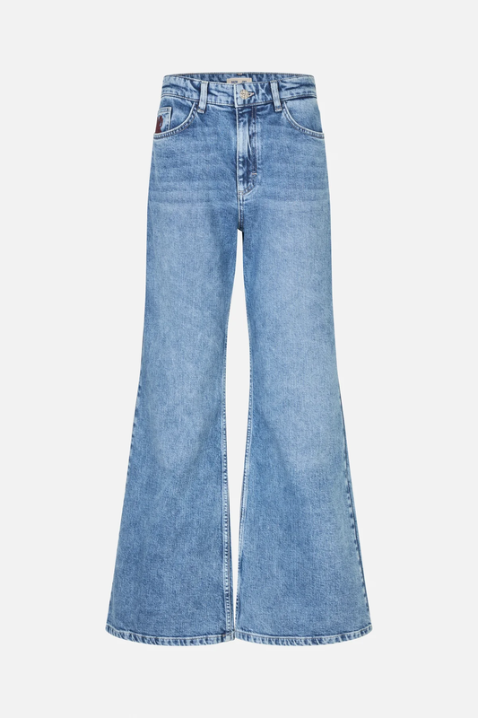 BUP1JEA00007OCW_Light+Denim+Wash_2.png
