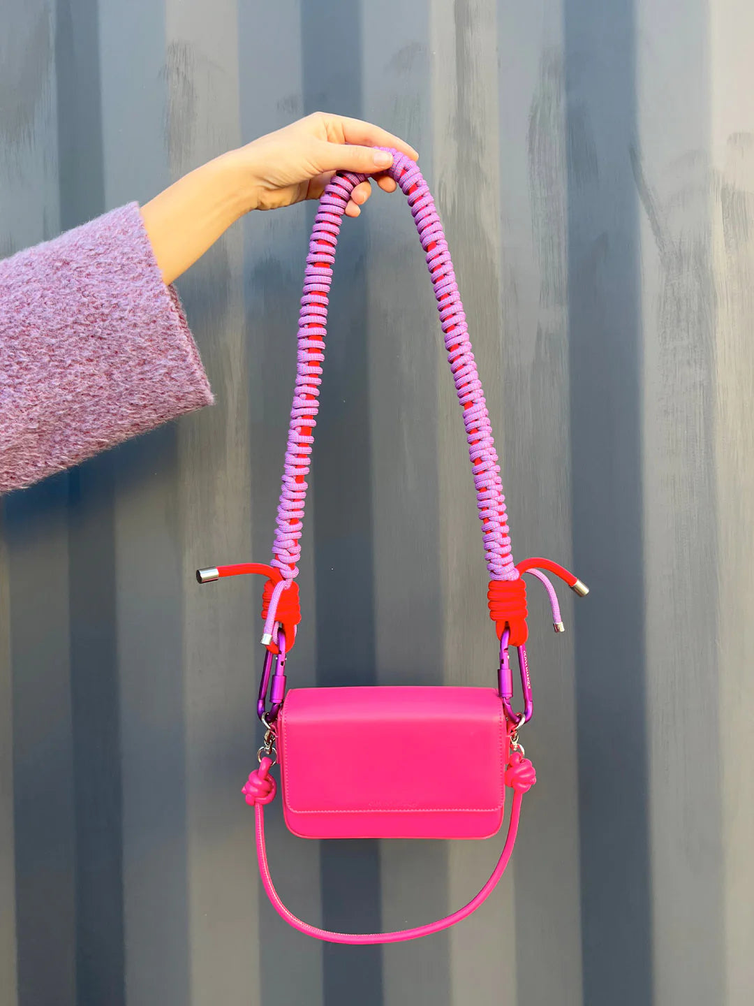 Bolso Pantone Fucsia Cadena Rizada Olivia Mareque