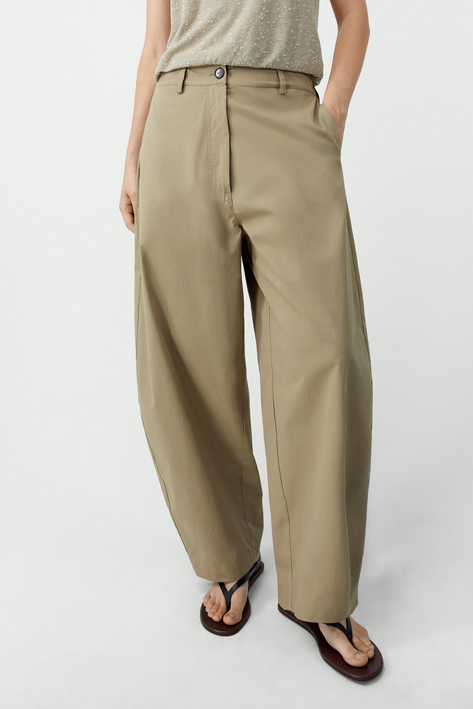 CDR1TRO08053CTW_CAMEL_2.png