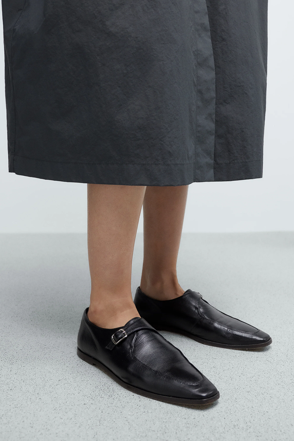 CDR2FLS00000LEW_Black_1.png