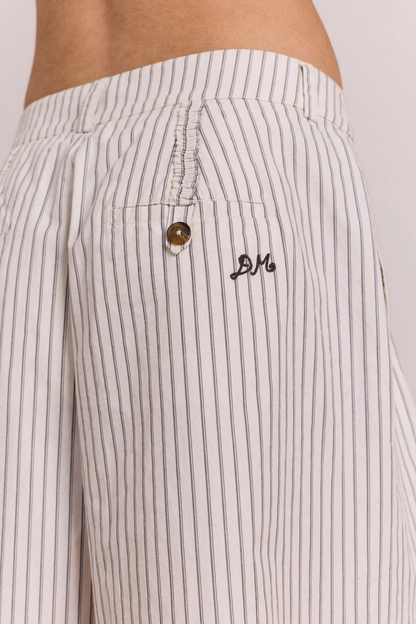 DAM1SHO00000CTW_Stripe_3.png