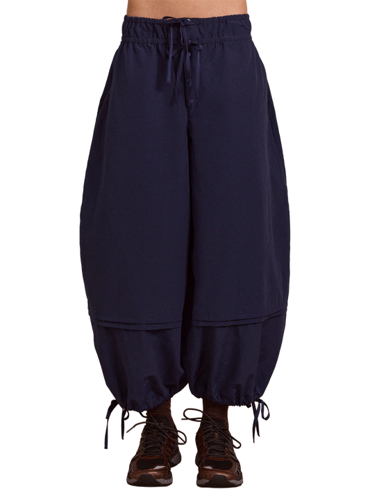 DAM1TRO00001CTW_Navy_0.png