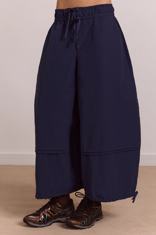 DAM1TRO00001CTW_Navy_2.png