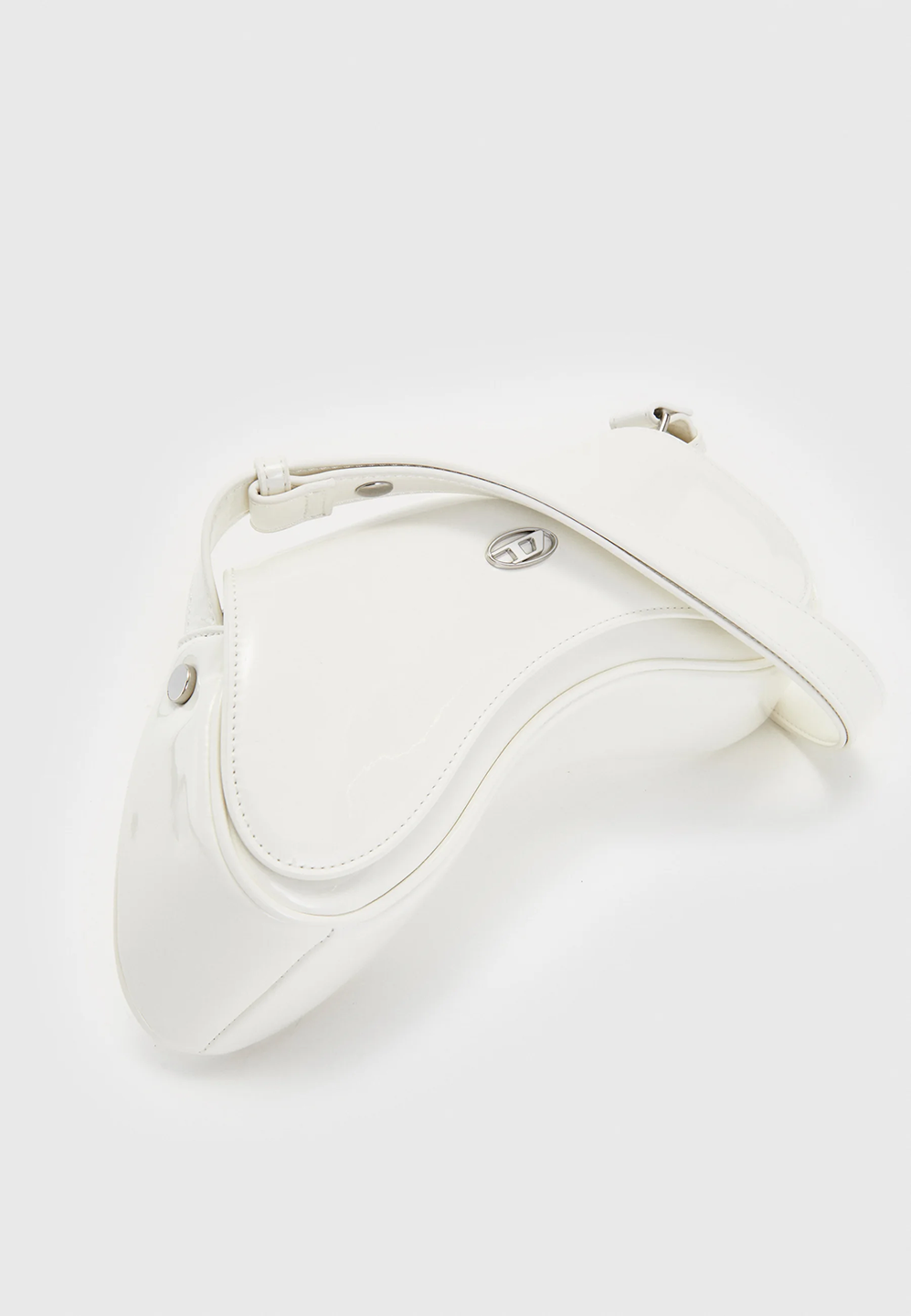 DIE3BAG00000YPW_WHT_4.png
