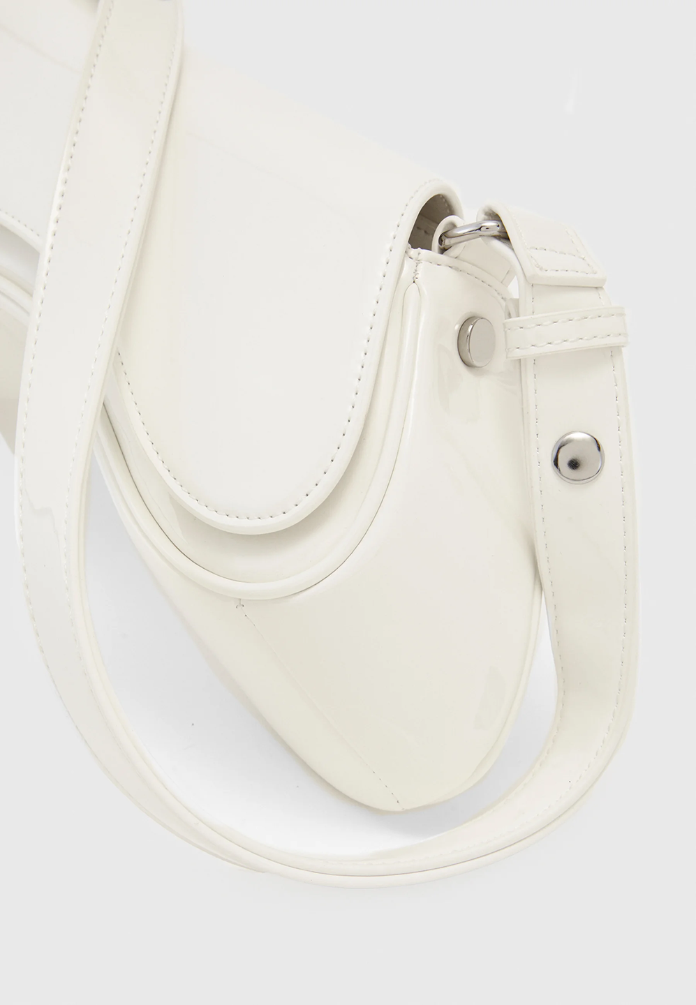 DIE3BAG00000YPW_WHT_5.png