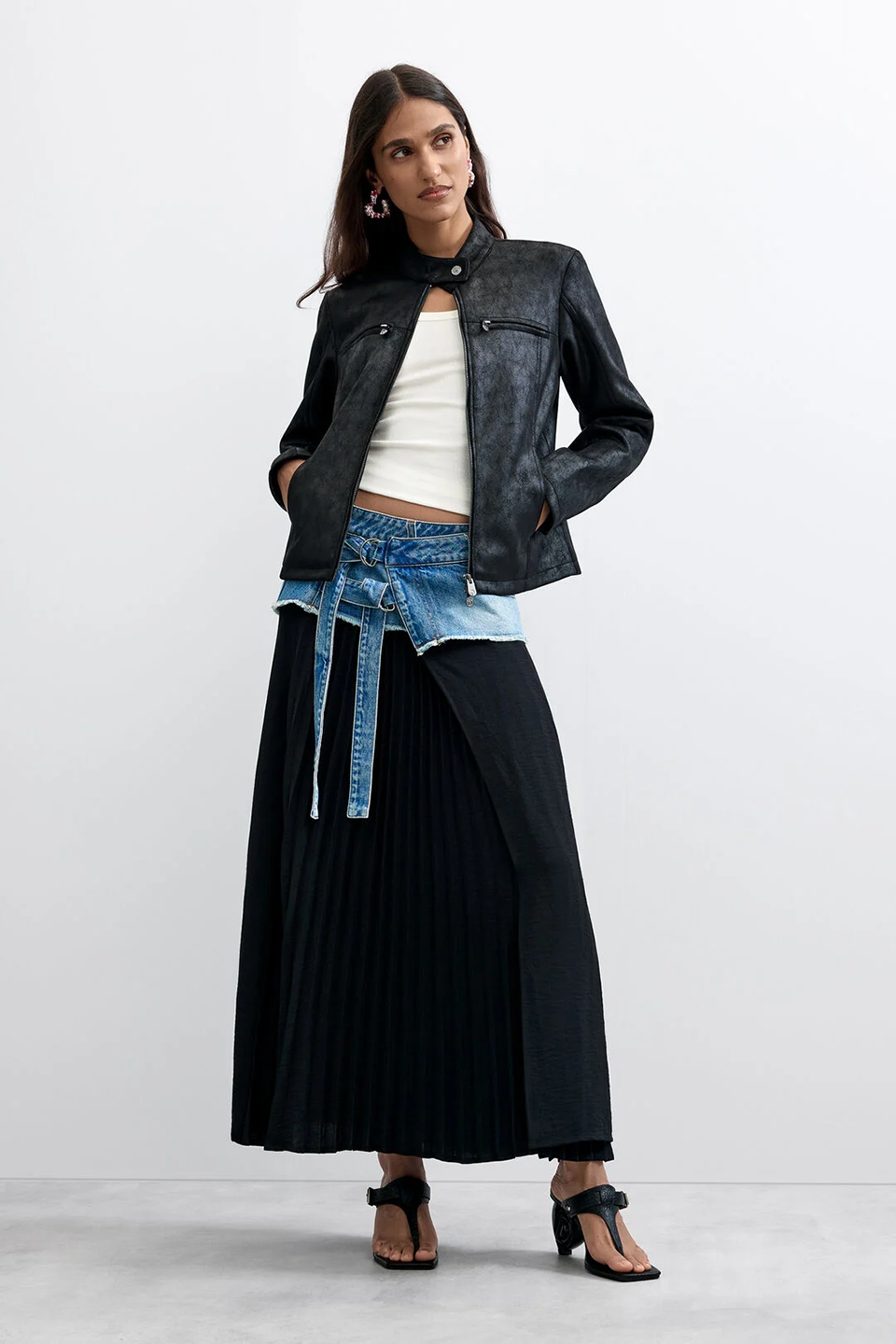DSG1CJK17601PYW_Black%2B000_3.png