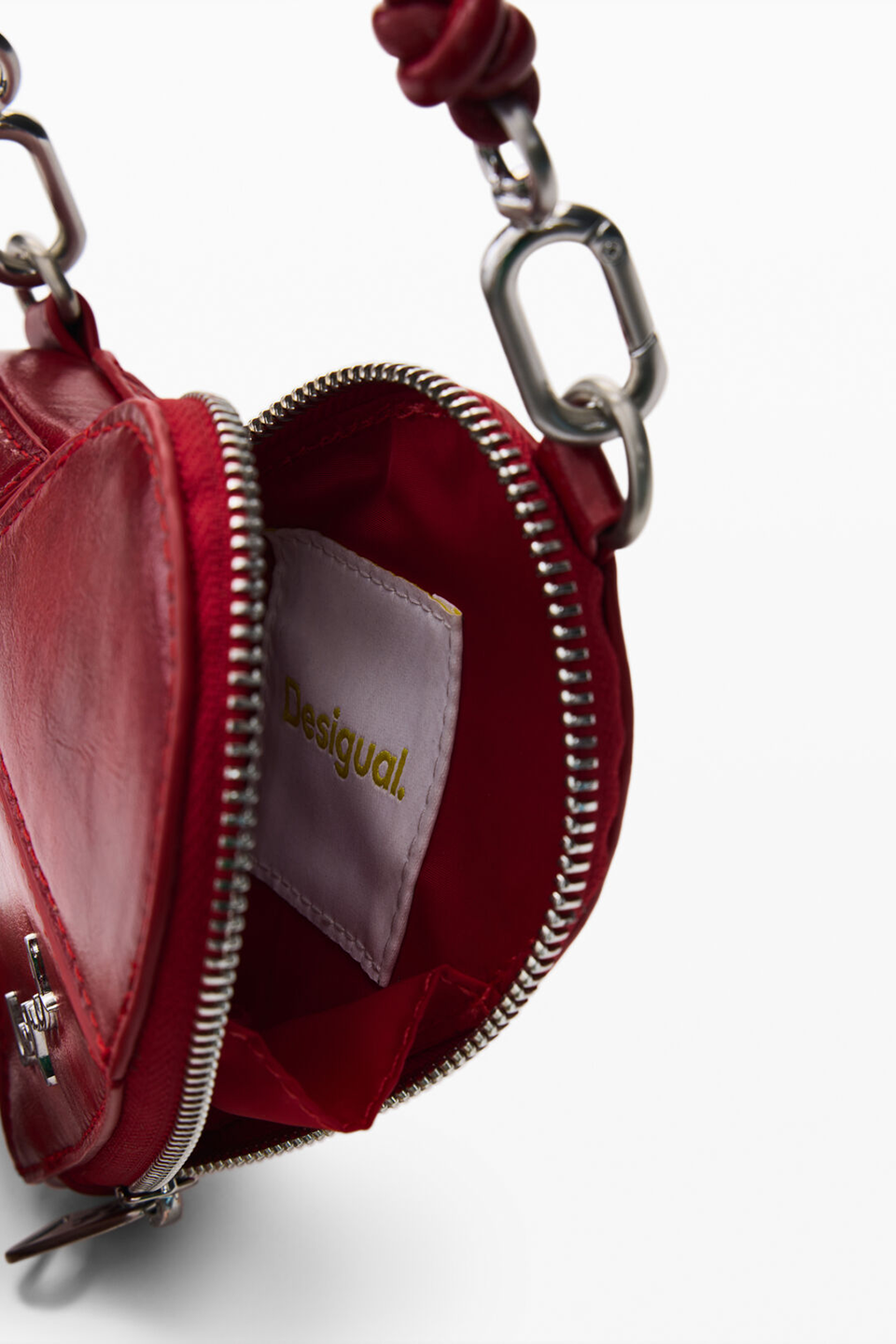 DSG1RGR29897NOW_Red_4.png