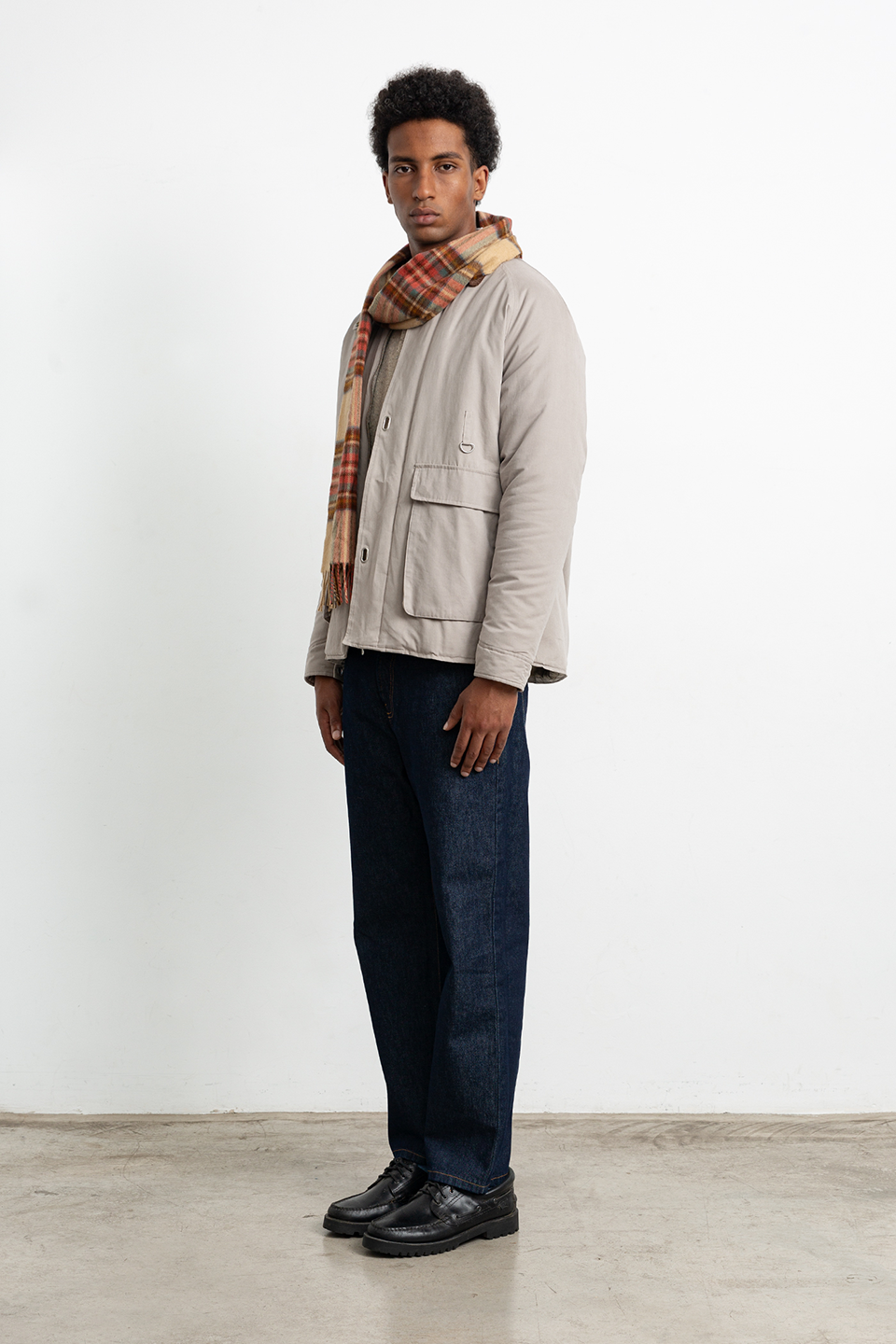 EDS1CJK00004CTM_Plain+Grey_1.png