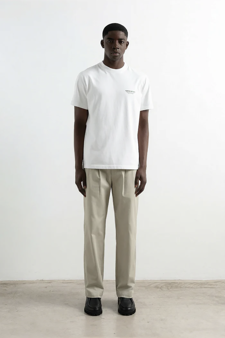 EDS1TOP00106CTM_PLAIN+WHITE_1.png