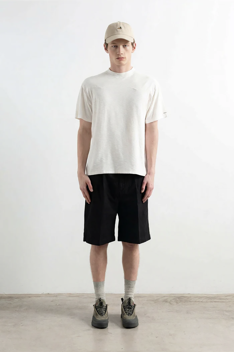 EDS4ACC00012CTM_PLAIN+BEIGE_1.png