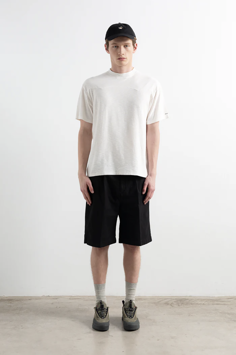 EDS4ACC00012CTM_PLAIN+BLACK_1.png