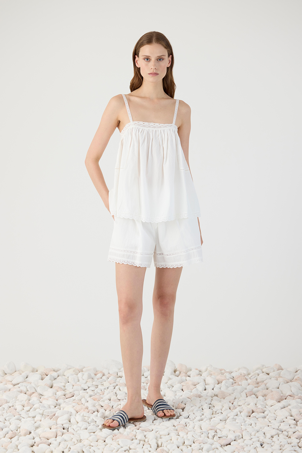 ELH1SHO03583CTW_White_2.png