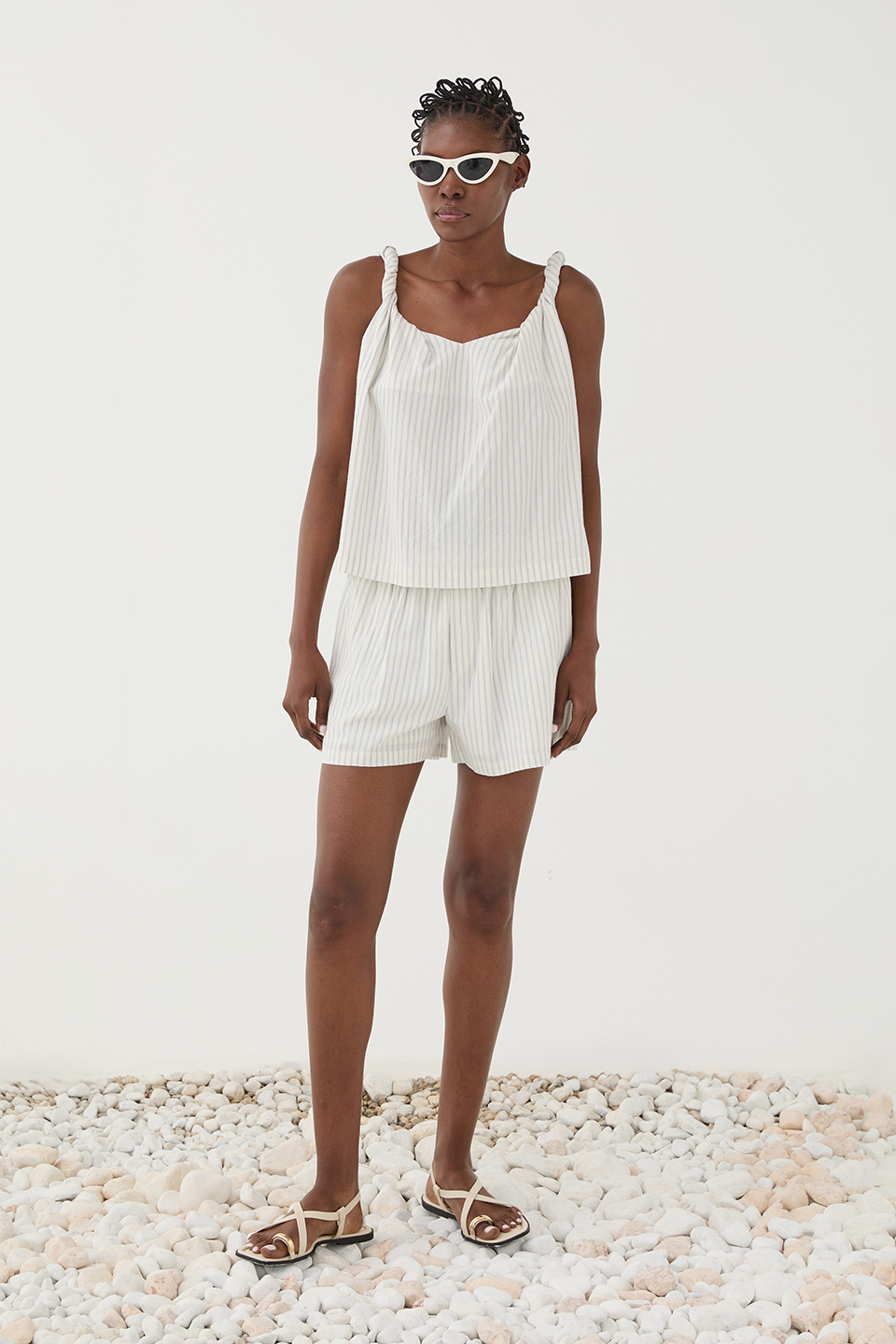 ELH1TOP00000CTW_White+Cream_1.png