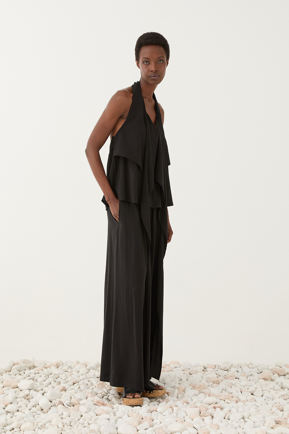 ELH1TRO03582PYW_Black_1.png