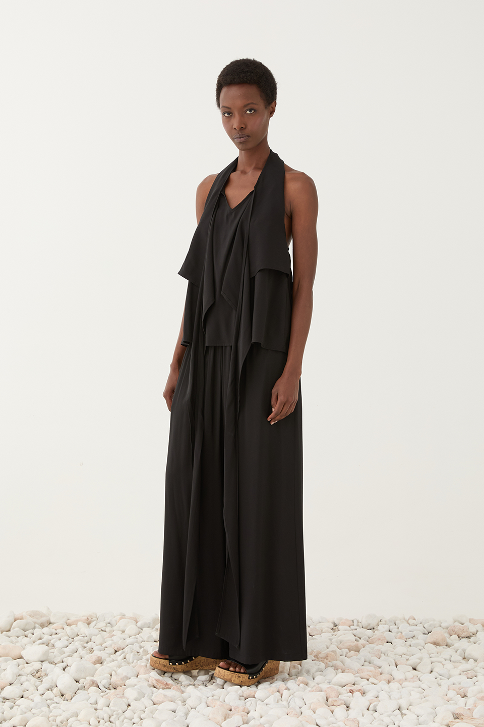 ELH1TRO03582PYW_Black_2.png
