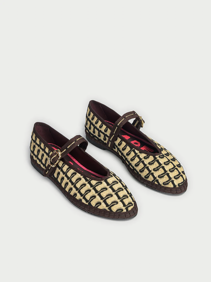 FLACCAL00002CTW_Twist+Brown_1.png