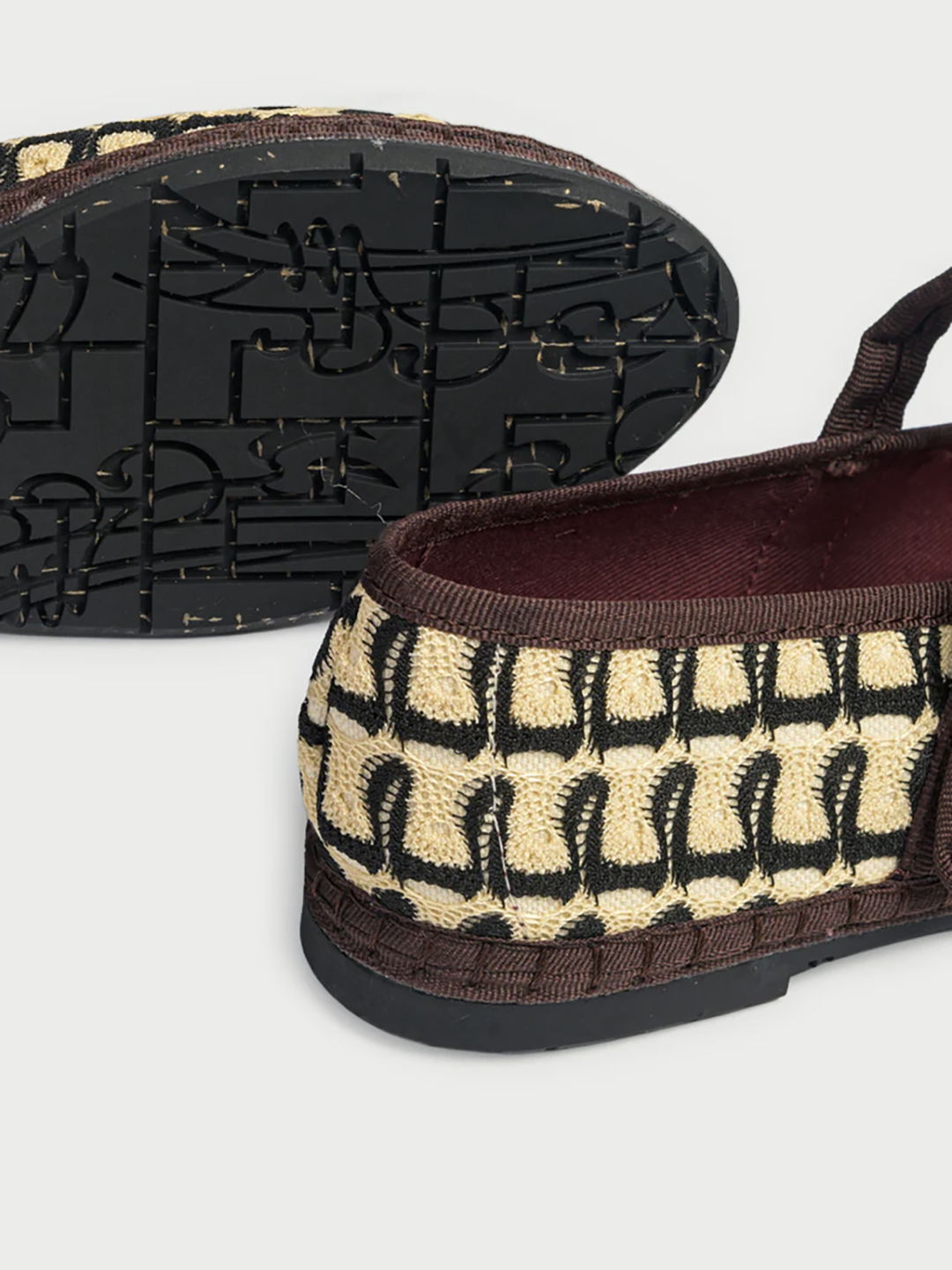 FLACCAL00002CTW_Twist+Brown_2.png