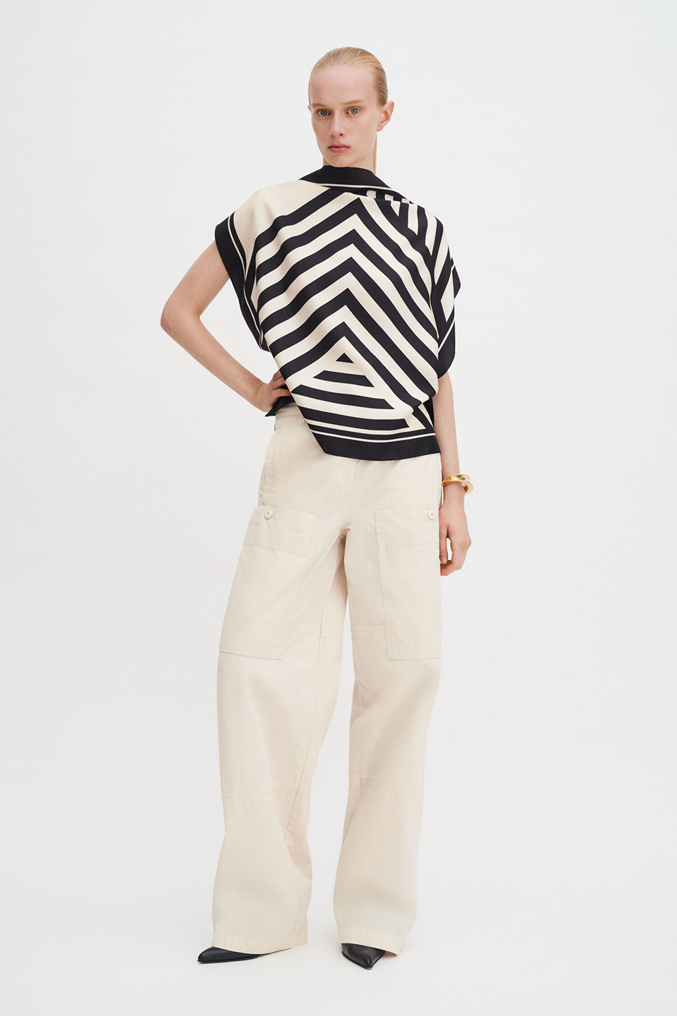 FPA1TOP00000SEW_Black_1.png