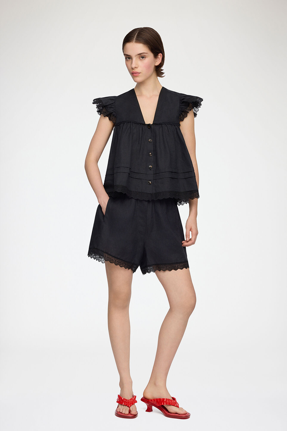 GAN1SHO08662LIW_Black_1.png
