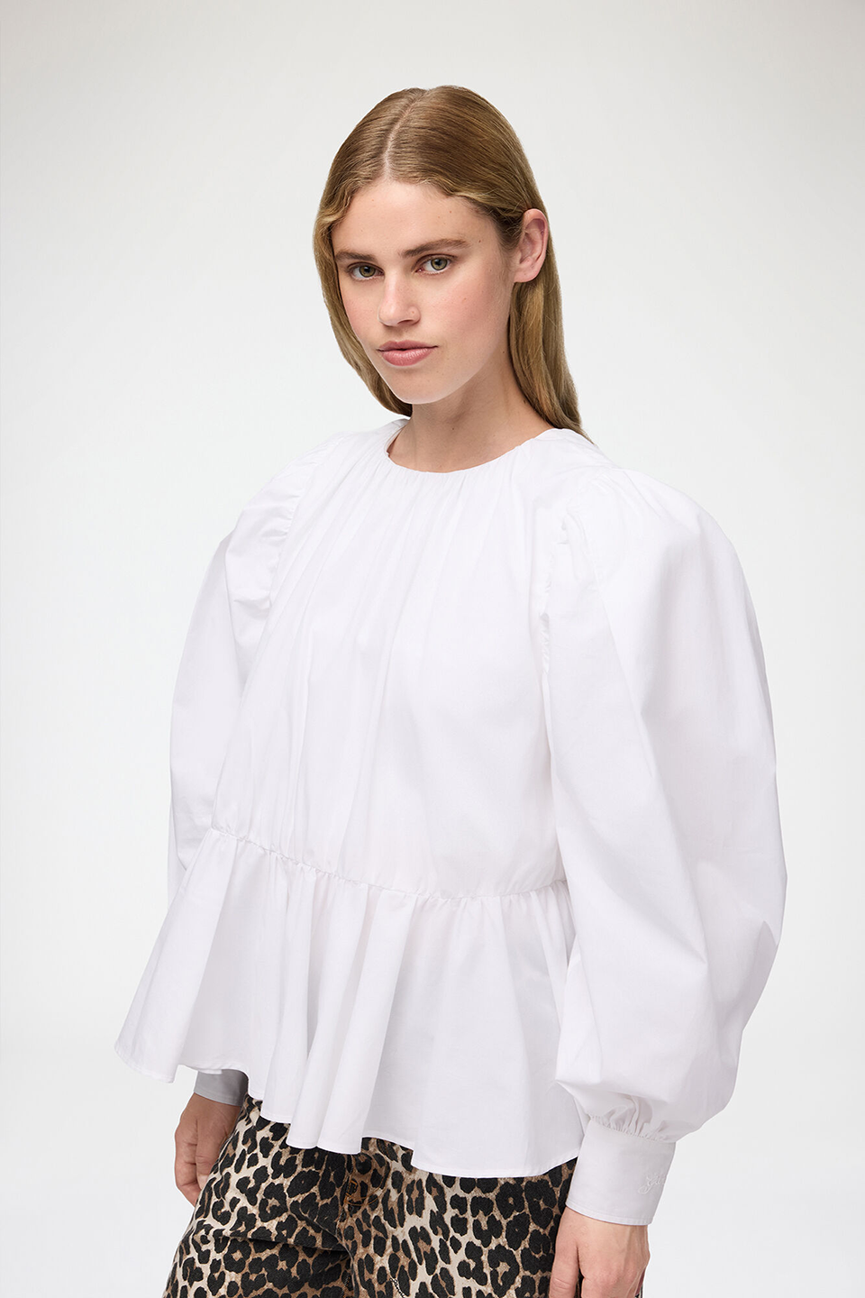 GAN1TOP24399OCW_Bright+White_2.png