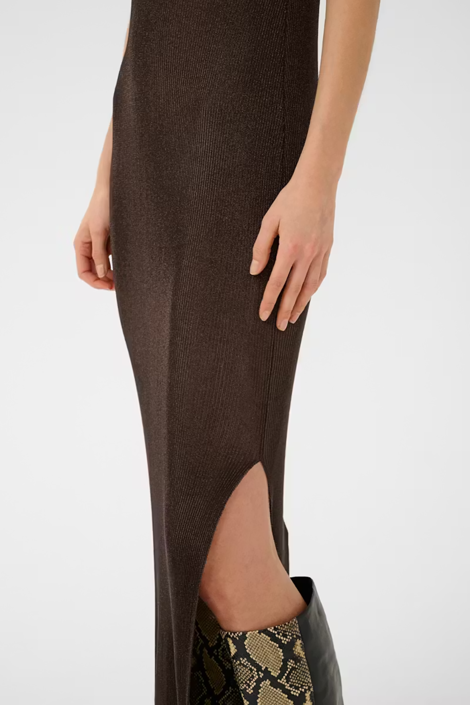 GES1DRE03809VSW_Deep+brown+metallic_2.png