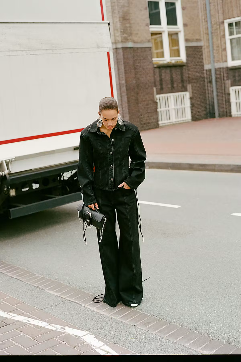 GES1JEA26828CTW_Dark+Grey+Washed_5.png