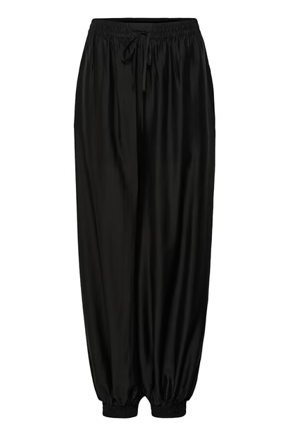 GES1TRO11589LYW_Black_3.png