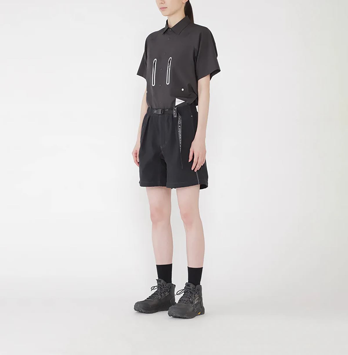 GRM1SHO00001NYM_Black_2.png