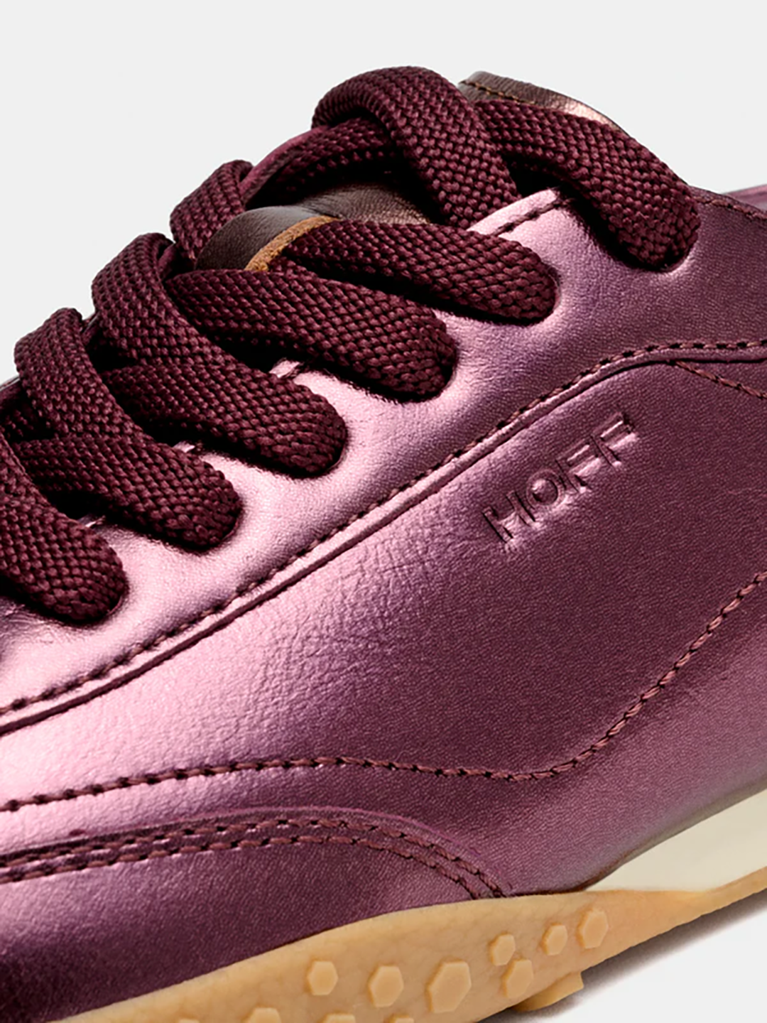 HFFCCAL00000LEU_Burgundy_2.png