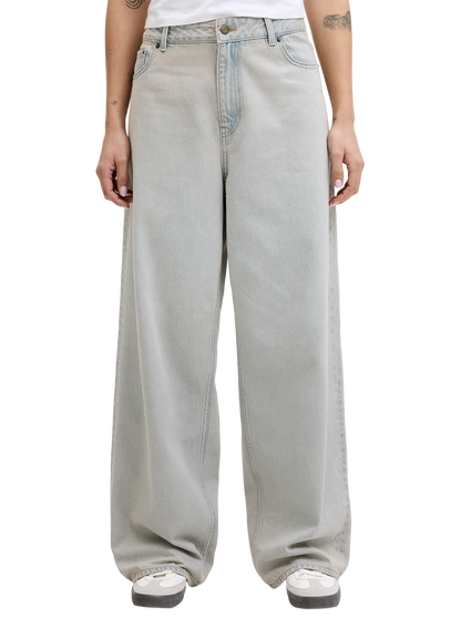 JJX1JEA00017CTW_LIGHT+BLUE+DENIM_0.png