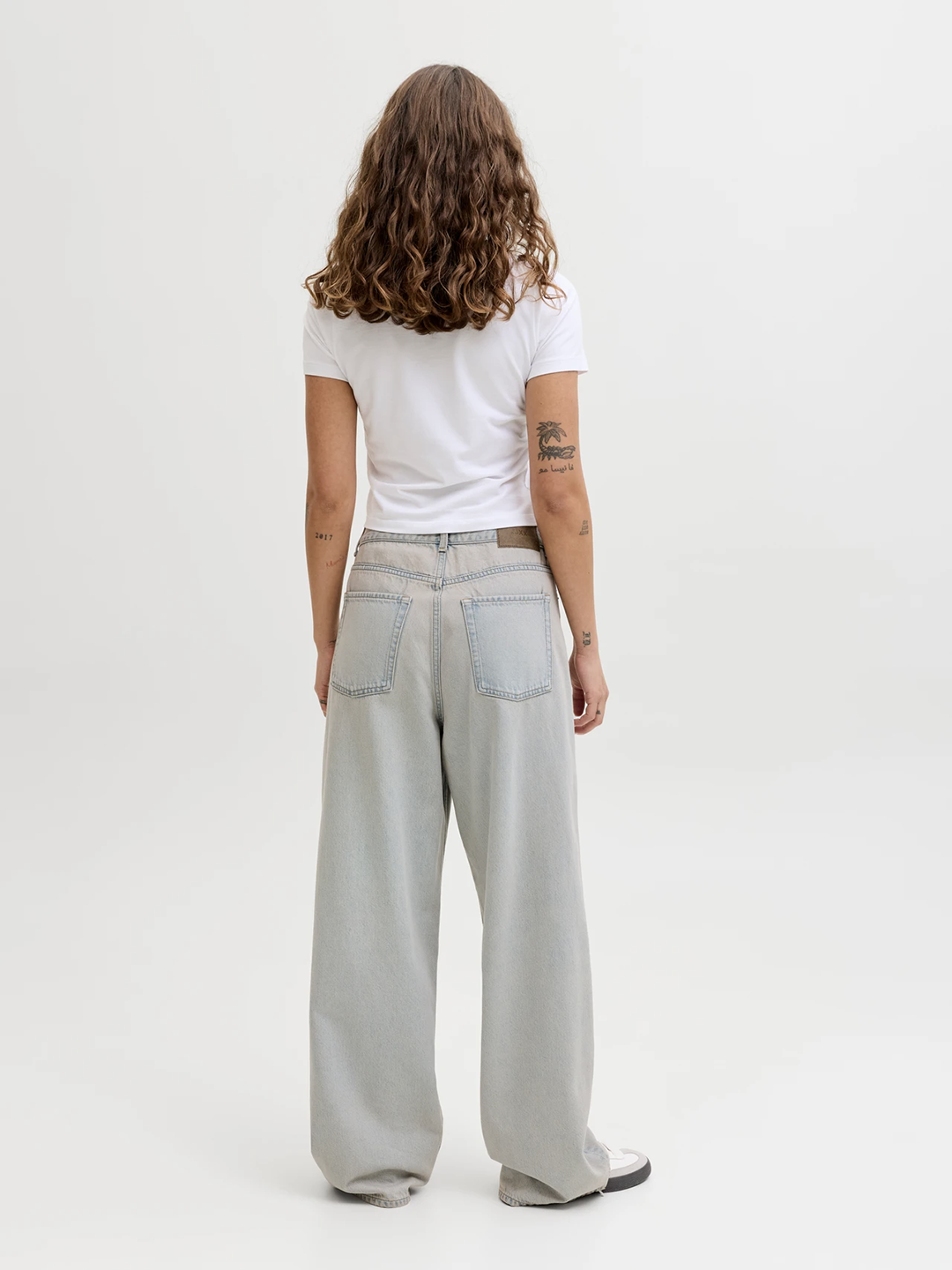 JJX1JEA00017CTW_LIGHT+BLUE+DENIM_2.png