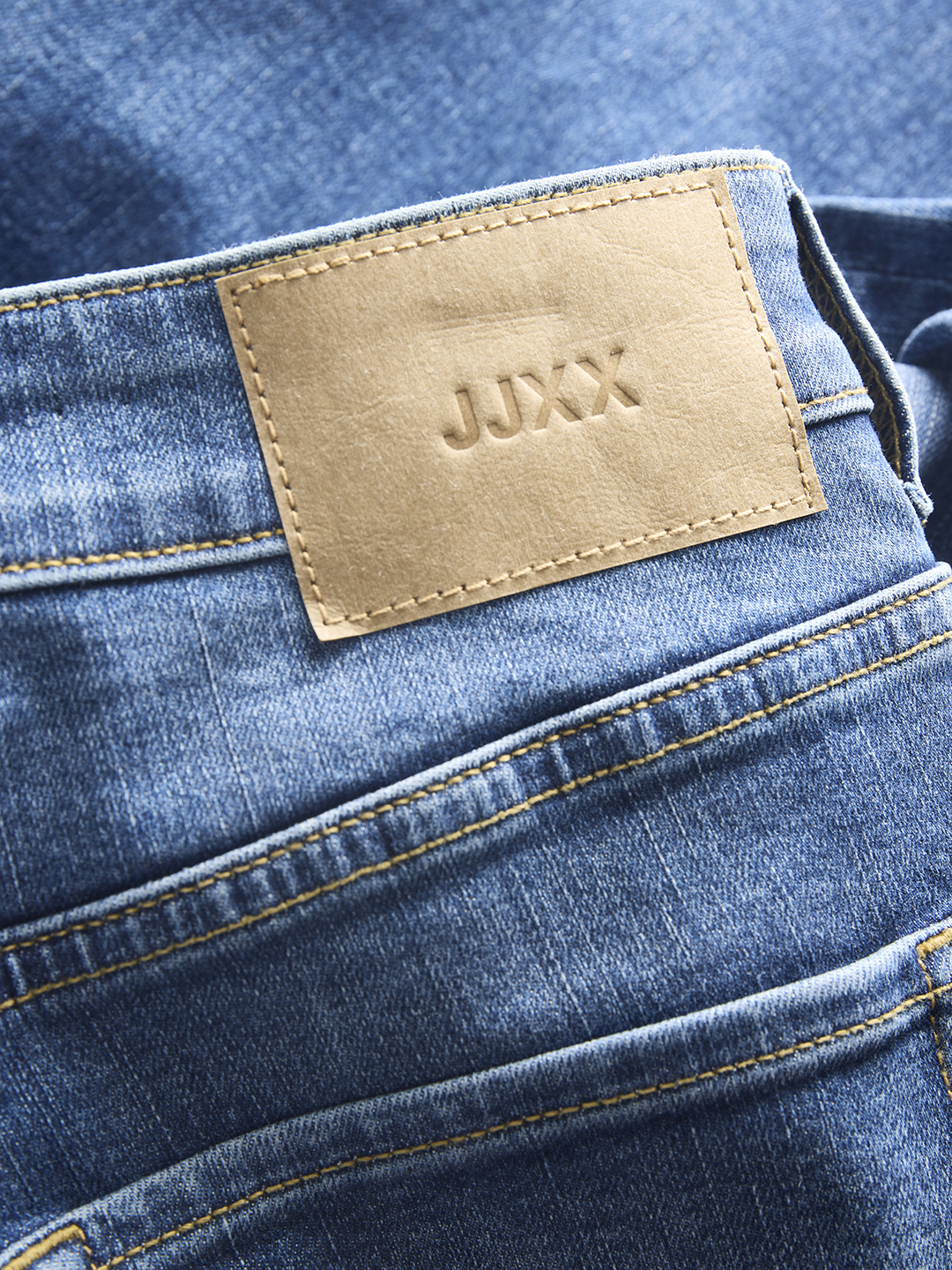 JJX1JEA04981CTW_Medium+Blue+Denim_3.png