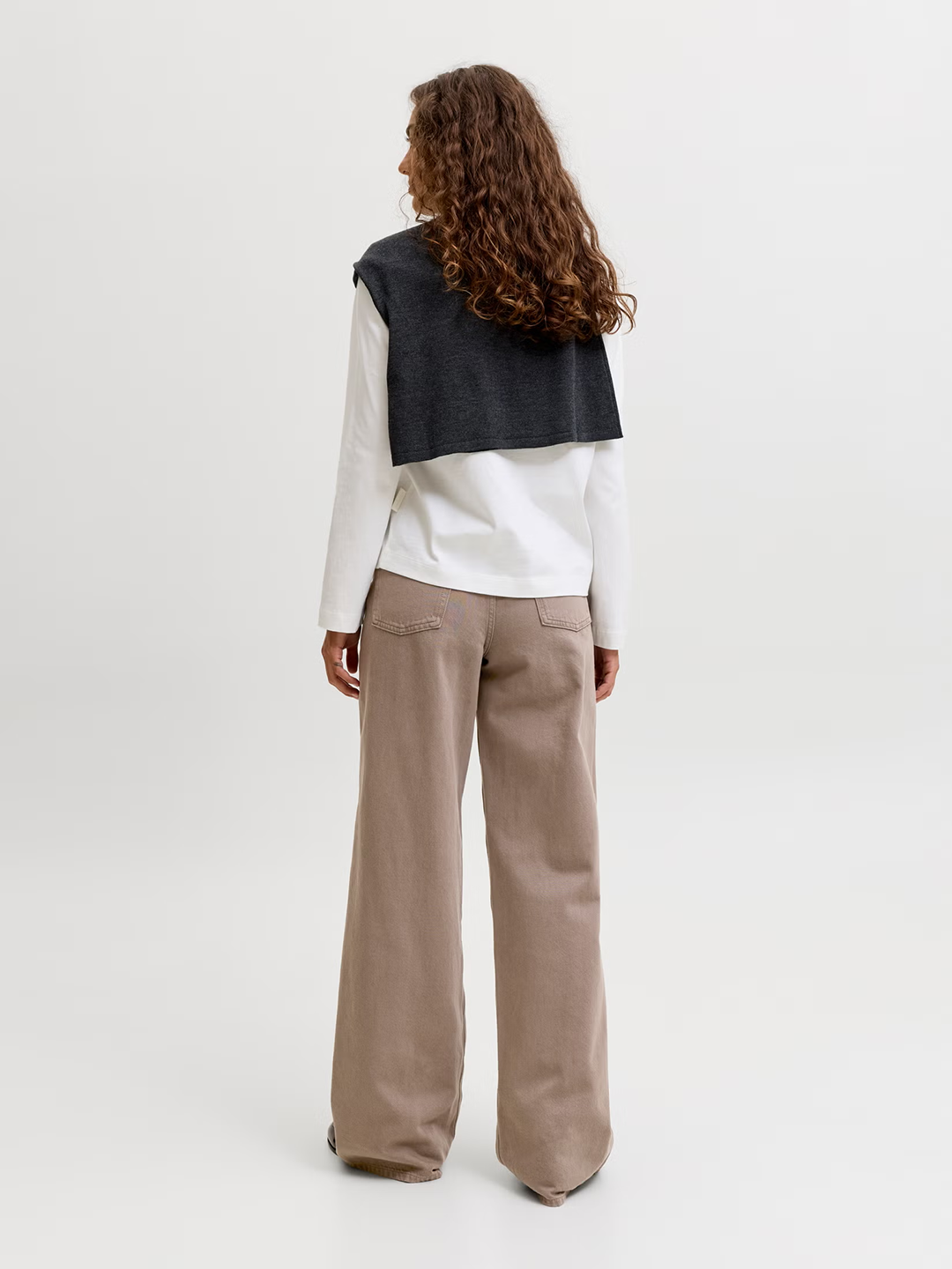 JJX1JEA20002CTW_Falcon_4.png