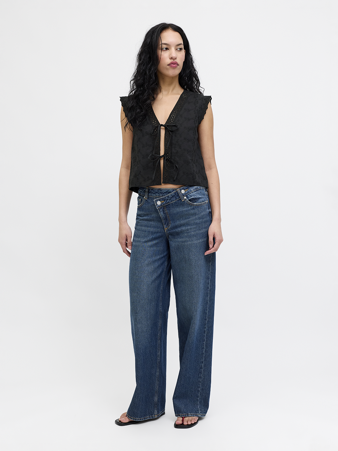 JJX1TOP00051CTW_Black_2.png