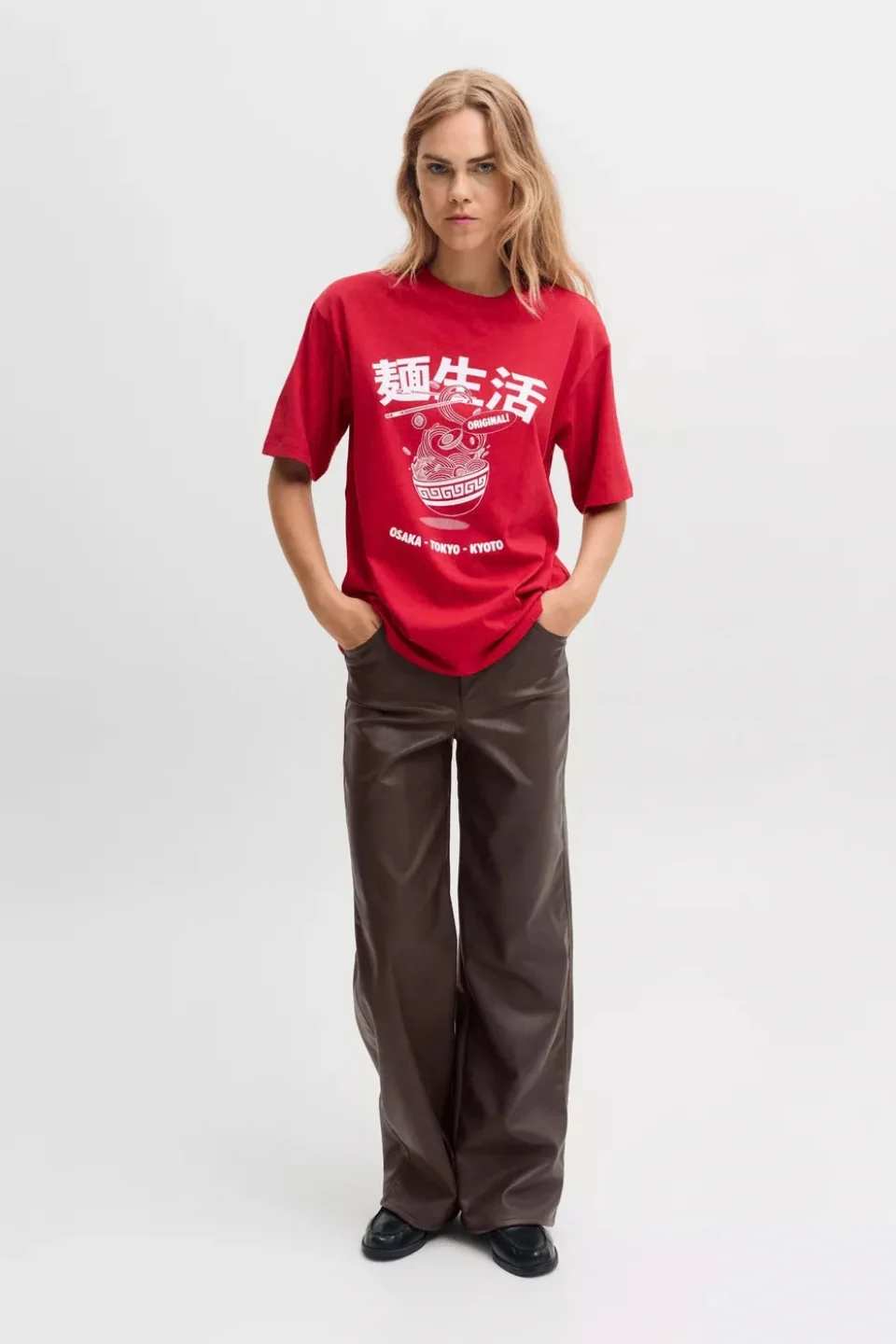 JJX1TRO19997PYW_Demitasse_3.png