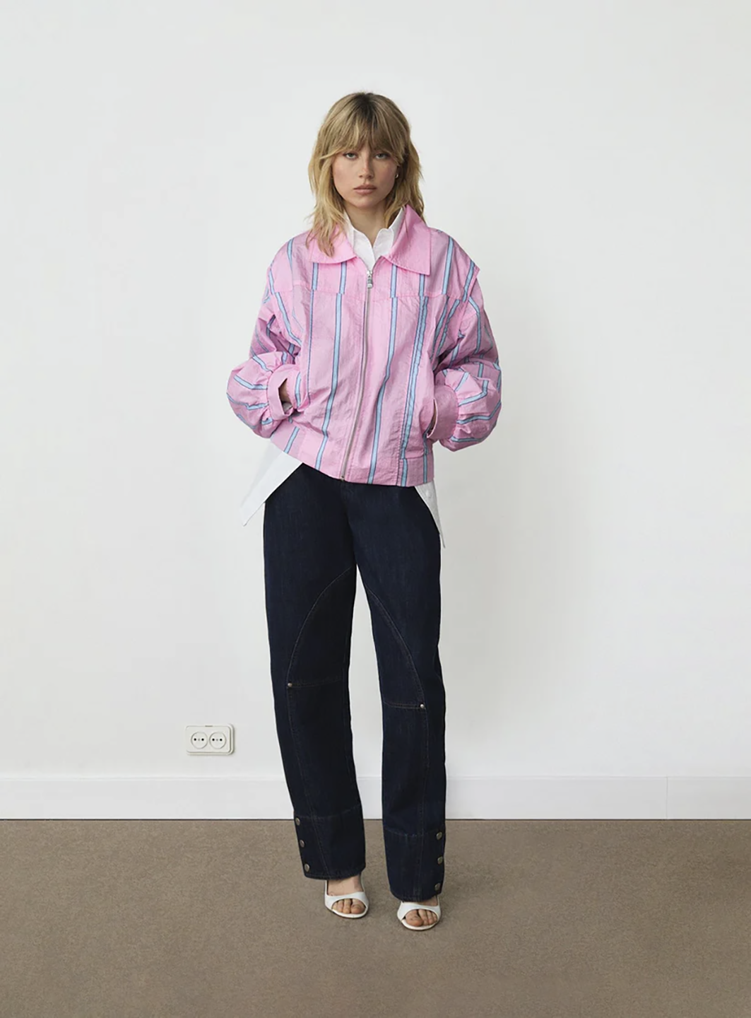 LAA1CJK00001POW_Pink_2.png