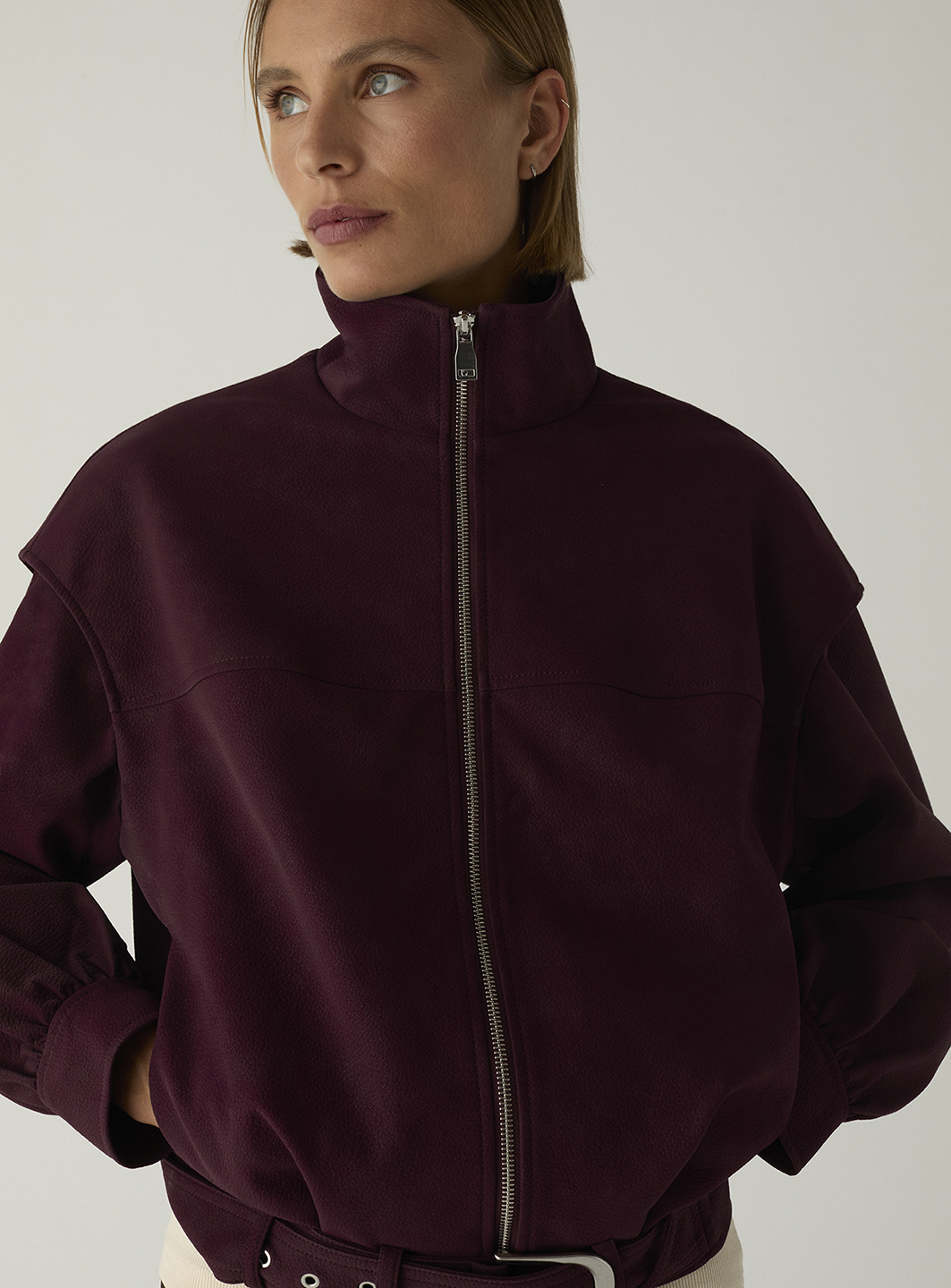 LAA1CJK21600PHW_Burgundy_3.png