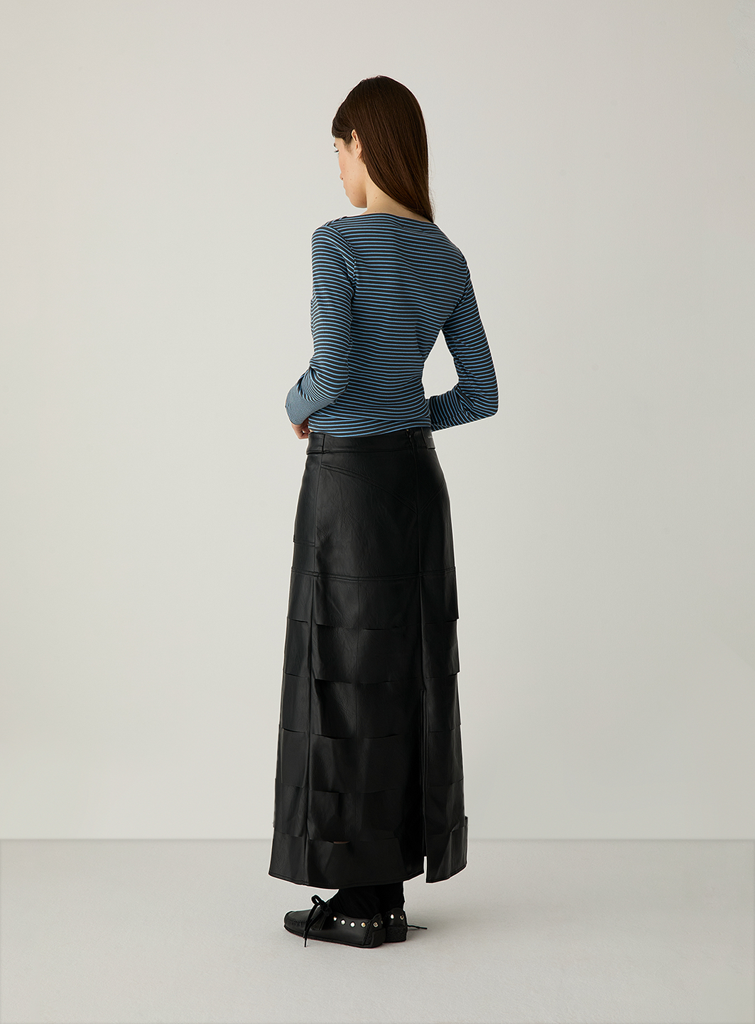 LAA1SKI21509PHW_Black_2.png