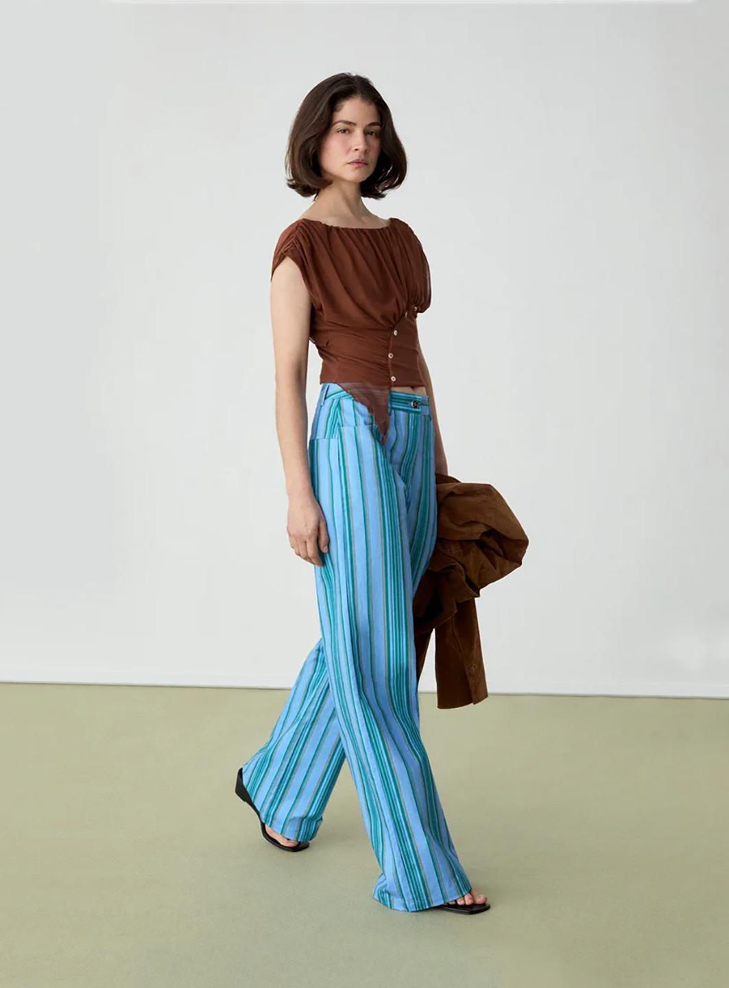 LAA1TOP00018PYW_Brown_1.png